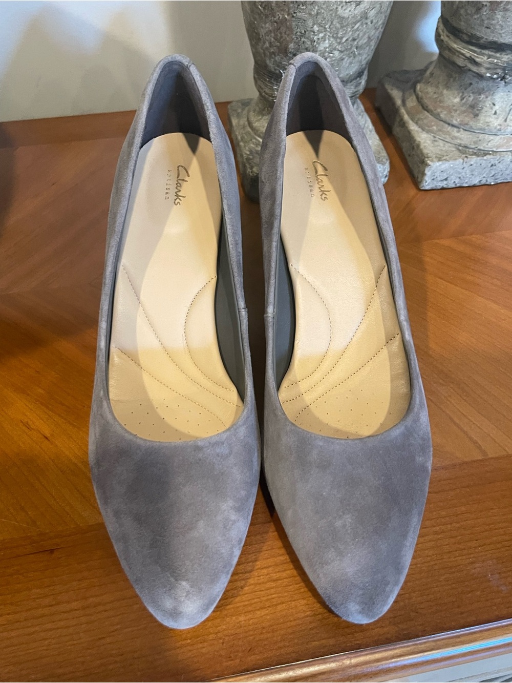 Clarks Taupe Suede Pointed-Toe shoes - Picture 2 of 7